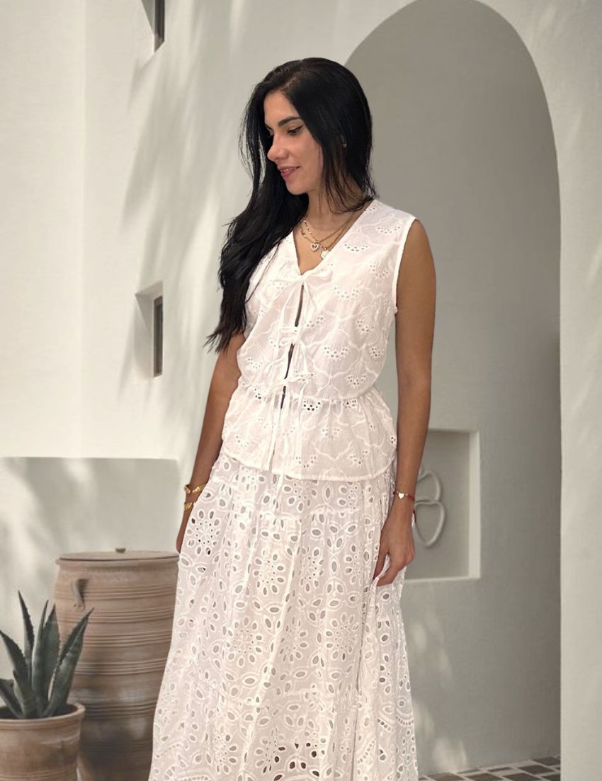 Blusa con bordados - blanco