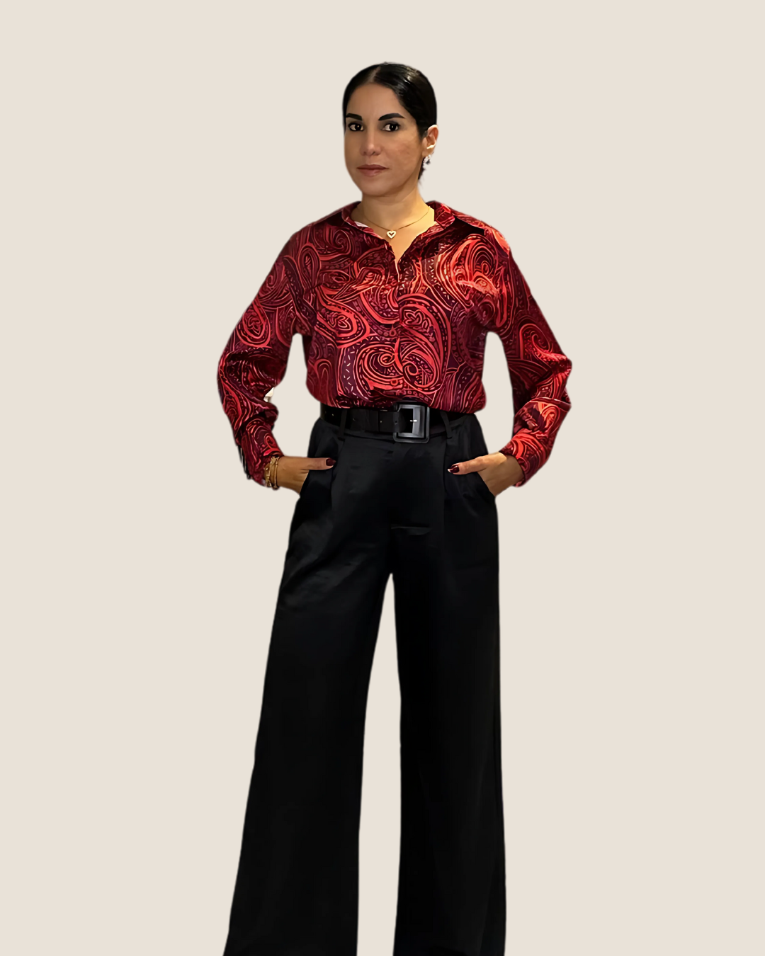 Blusa Mangas largas con patrón rojo y negro