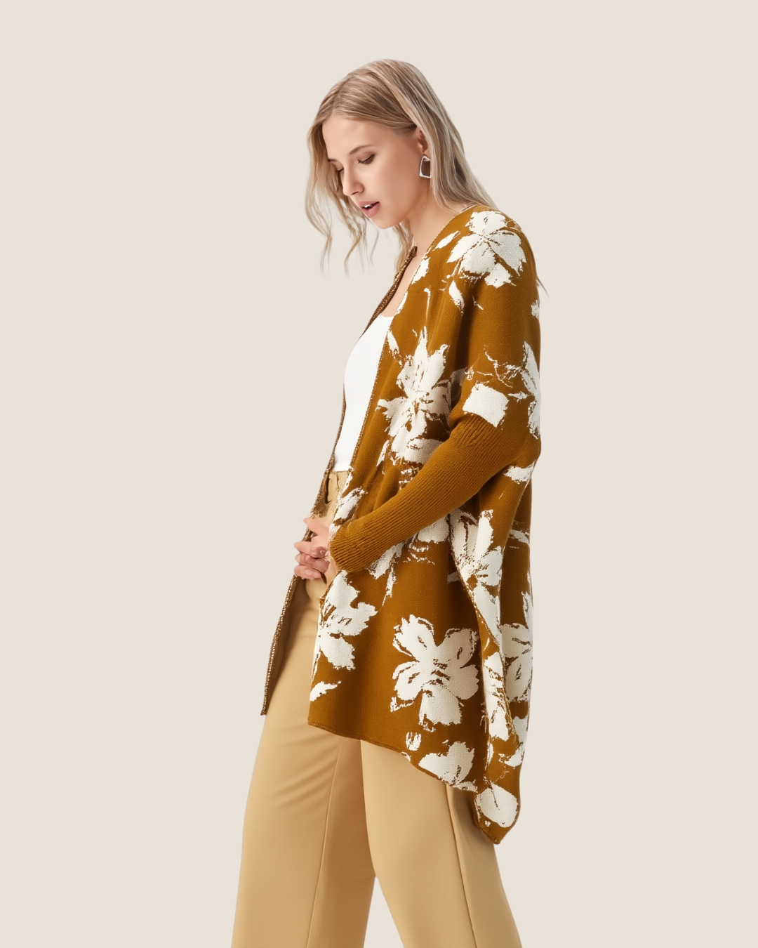 Poncho floral mostaza