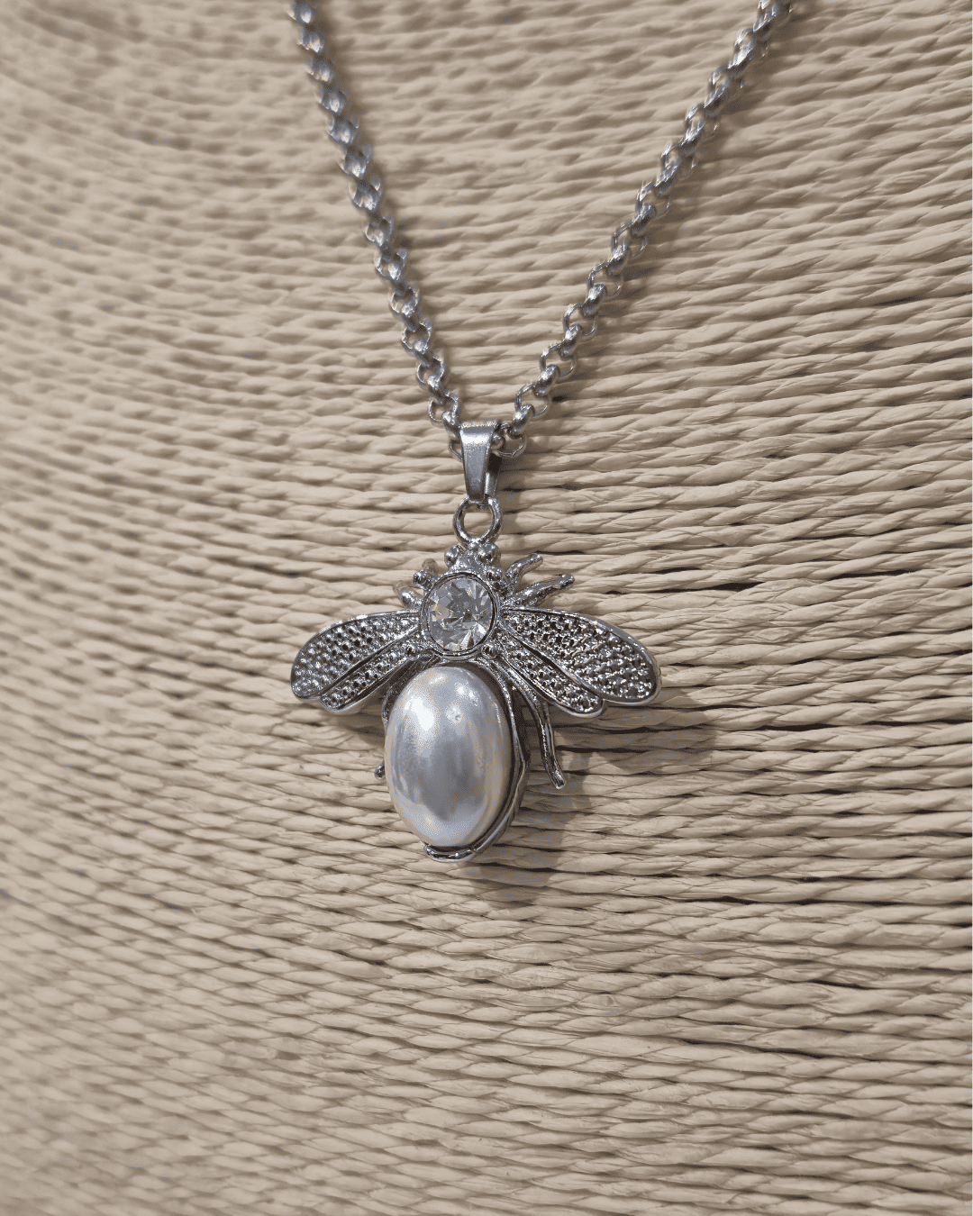 Cadena de abeja reina